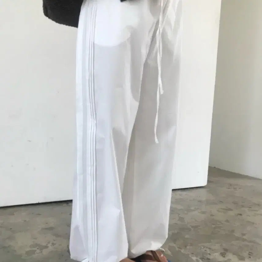 [BUNJANG] WEAR x WEAR Nylon Training Pants / 도매 택 브랜드 위아 나일론 PT