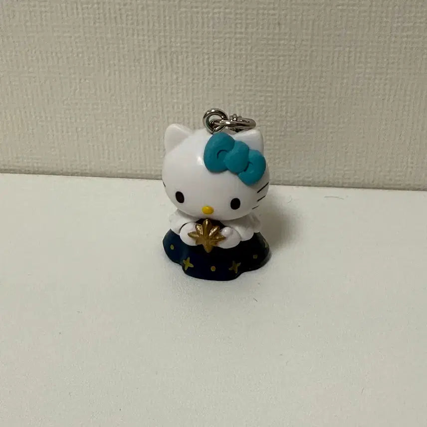 [BUNJANG] Sanrio Hello Kitty Gacha Figure / 별빛천사 산리오 가챠 헬로키티