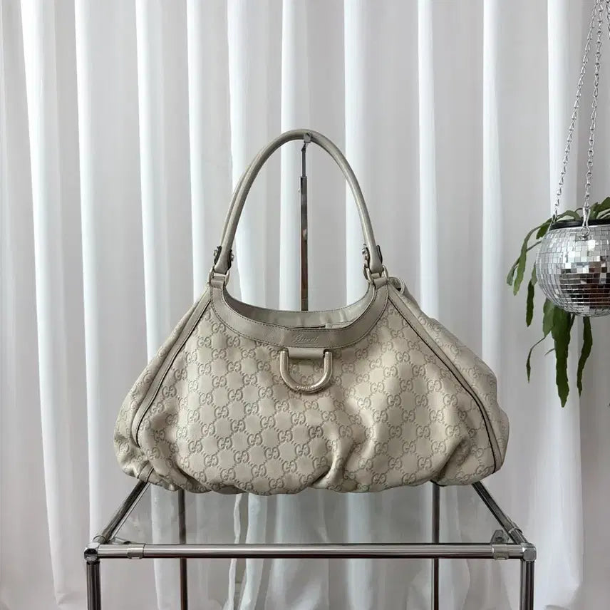 [BUNJANG] Gucci Guccissima D-Ring Shoulder Bag Large Ivory / 구찌 구찌시마 D링 숄더백