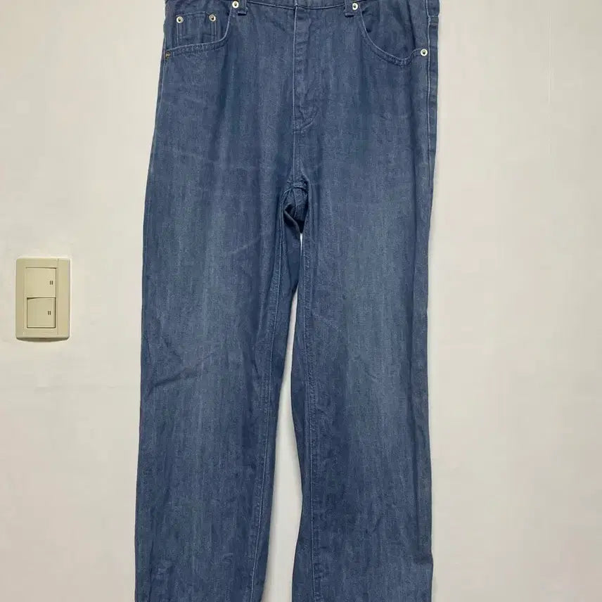 [BUNJANG] BALUTE x a blank space Essential Daily Washed Denim Pants Size 3 / [BALUTE] 발루트 X a blank space 에센셜 데일리 워싱 데님팬츠 3사이즈