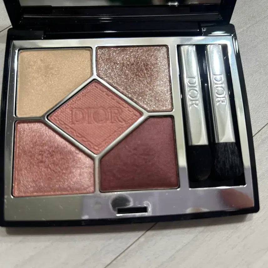 [BUNJANG] Dior Diorshow 5 Couleurs Eyeshadow Palette 743 / 디올 아이섀도우 디올쇼 5 꿀뢰르 743