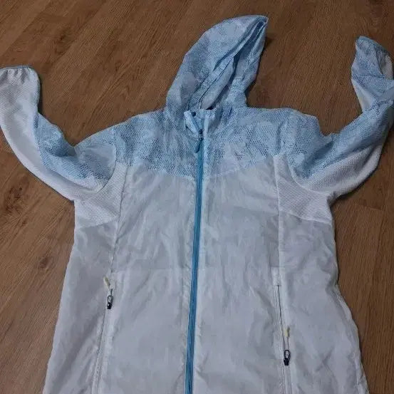 [BUNJANG] Eider White Blue Windbreaker Jacket / 아이더 바람막이 화이트 블루