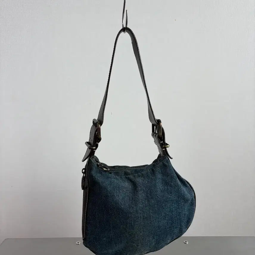 [BUNJANG] Fendi Denim Oyster Shoulder Bag / 펜디 데님 오이스터 숄다백