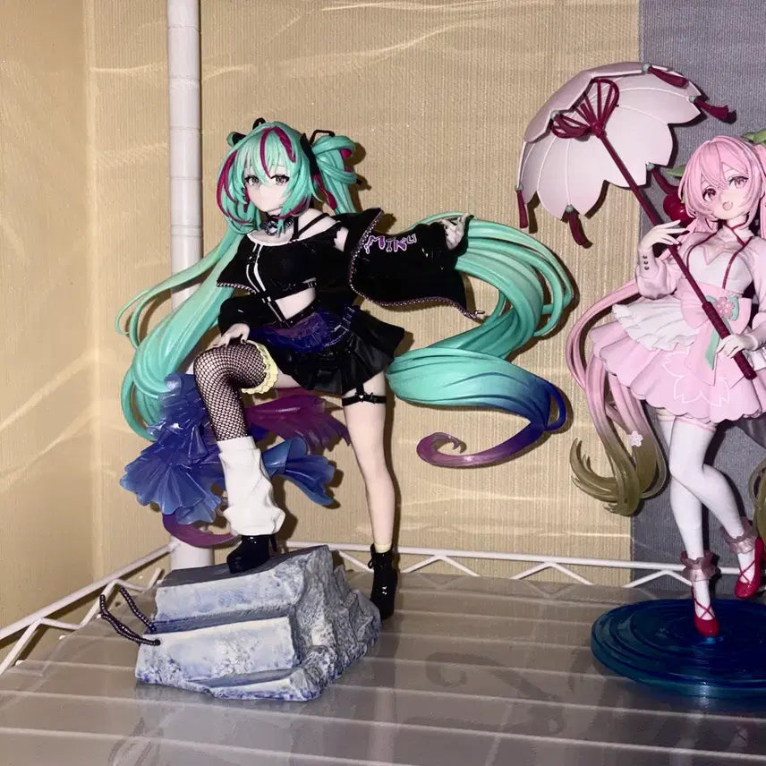 [BUNJANG] Vocaloid Hatsune Miku Punk Figure / 보컬로이드 하츠네 미쿠 펑크 피규어 보카로 미쿠 미소녀 피규어
