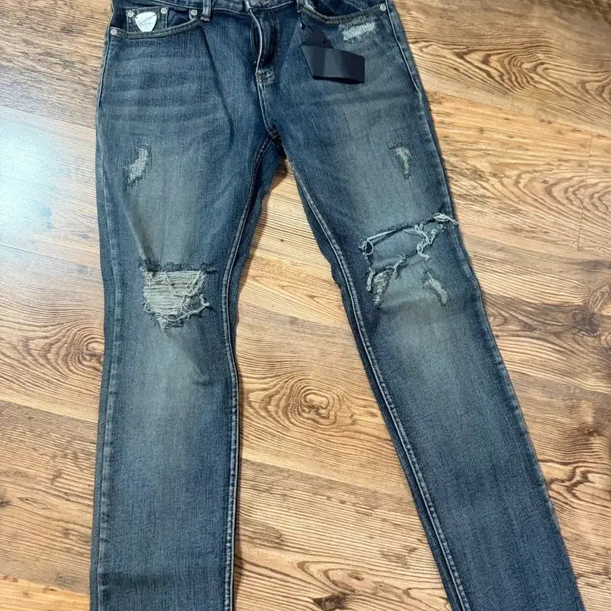 [BUNJANG] Dying Breed Distressed Denim Jeans Size 2 / 다잉브리드 데님 2사이즈 판매합니다