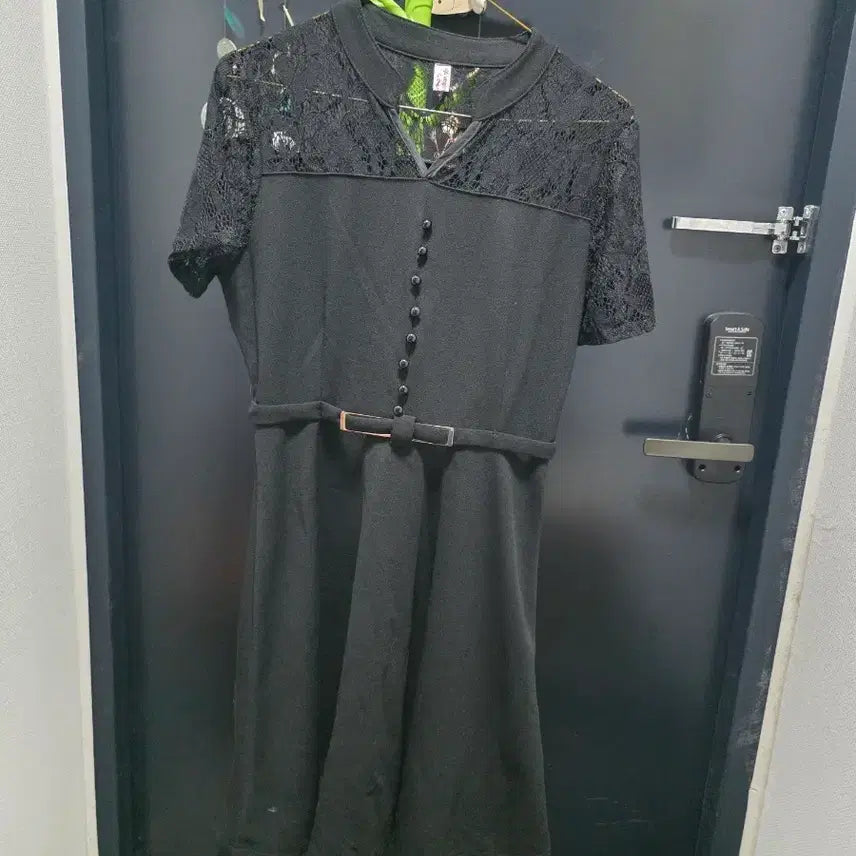 [BUNJANG] Black Lace Collar Midi Dress / 블랙 레이스 카라 원피스