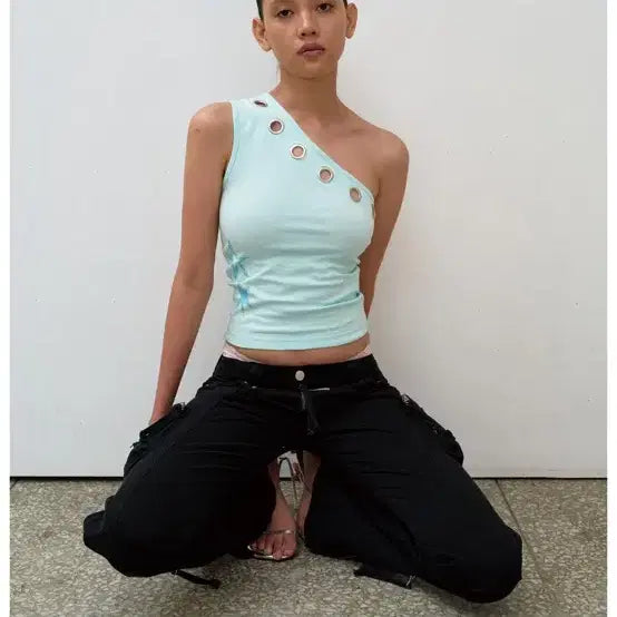 [BUNJANG] The Vinyl House One Shoulder Sleeveless Top OS / the vinyl house 더바이닐하우스 원숄더 슬리브리스 OS