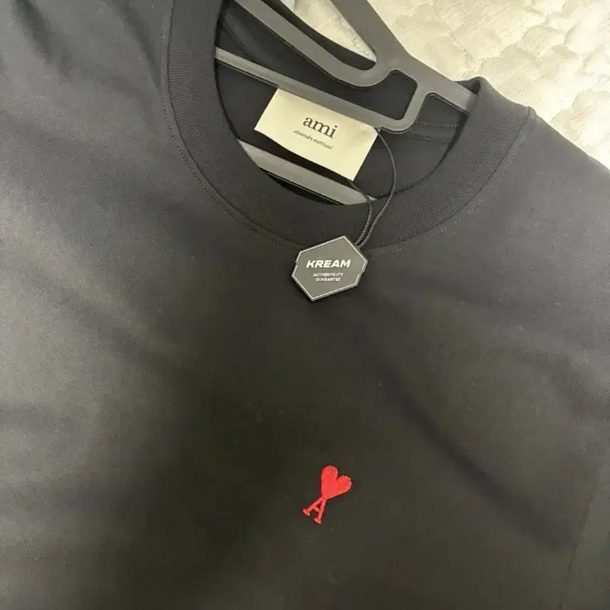 [BUNJANG] AMI Small Heart Logo T-Shirt Black / 아미 반팔티