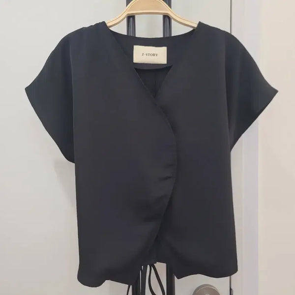 [BUNJANG] J. STORY Black Wrap Design Blouse / J. STORY 검정 랩 디자인 블라우스 55~66