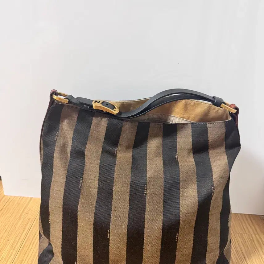 [BUNJANG] Fendi Pequin Stripe Hobo Bag / 팬디 페퀸 스트라이프 호보백
