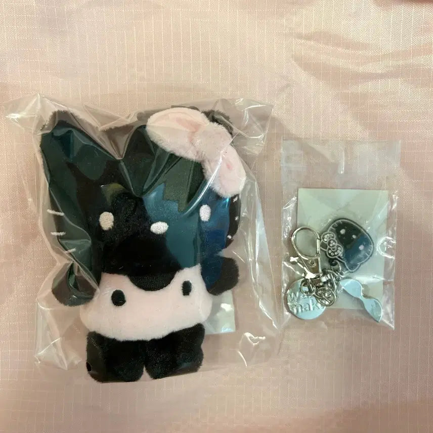 [BUNJANG] WakeMake Hello Kitty Black Edition Charm Keyring + Doll Keyring Bundle Set / 웨이크메이크) -미개봉 일괄- 인형 키링 + 참 키링