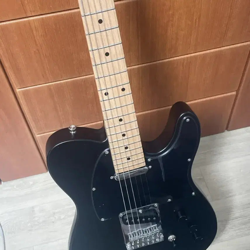 [BUNJANG] Pioz TR2 Black Electric Guitar / 피오즈 TR2 블랙 일렉기타 (멀티이펙터랑 교환 가능!!!)