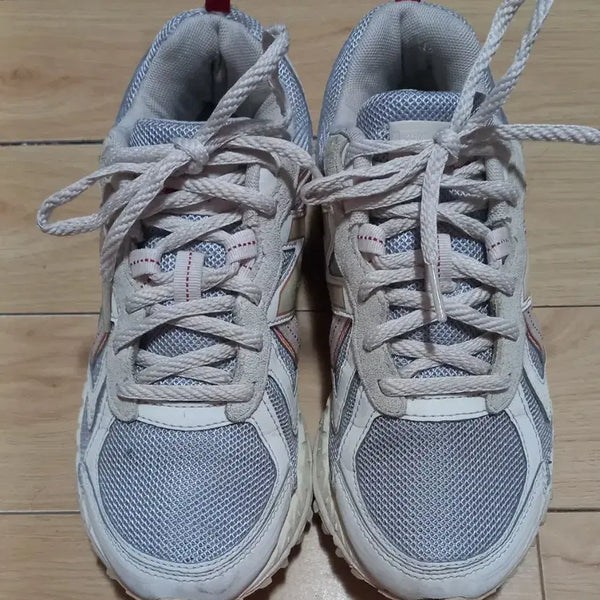 [BUNJANG] New Balance Sneakers (Size 235) / 뉴발란스 운동화 235사이즈