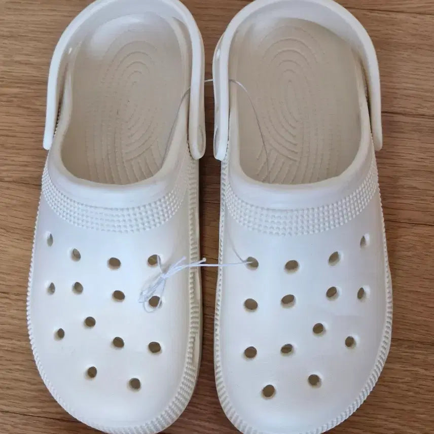 [BUNJANG] Crocs Style Classic White Sandals/Slippers (Size 250) / (새상품) 크록스 스타일 클래식  화이트 250