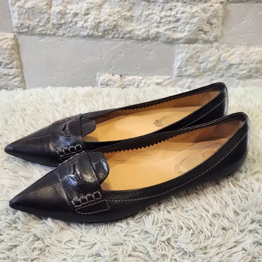 [BUNJANG] TOD'S Black Leather Pointed-Toe Flat Shoes (245) / 토즈 TOD'S 블랙 레더 플랫슈즈 245 포인티드토