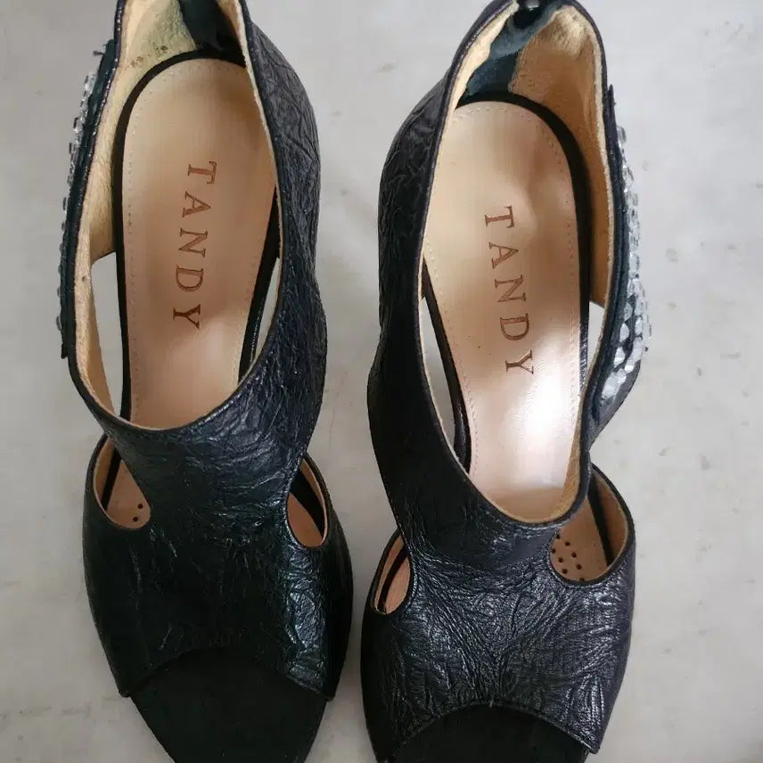 [BUNJANG] Tandy Women's Cubic Decorated Black Heel Sandals / 탠디 여성 힐 검정색 큐빅 장식 샌들