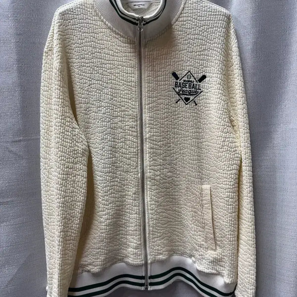 [BUNJANG] Beanpole Baseball League Ivory Embossing Zip-up Jacket (Size 100) / 빈폴 베이스볼리그 아이보리 엠보싱 집업 (100)