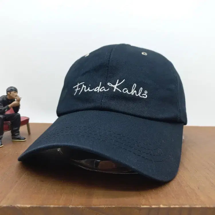 [BUNJANG] LIPHOP x Frida Kahlo Embroidered Ball Cap Black / 립합 x 프리다칼로 콜라보 자수 볼캡 모자 블랙