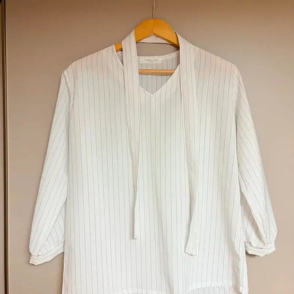 [BUNJANG] Striped Blouse with Necktie Detail / 스트라이프 블라우스 넥타이 포인트