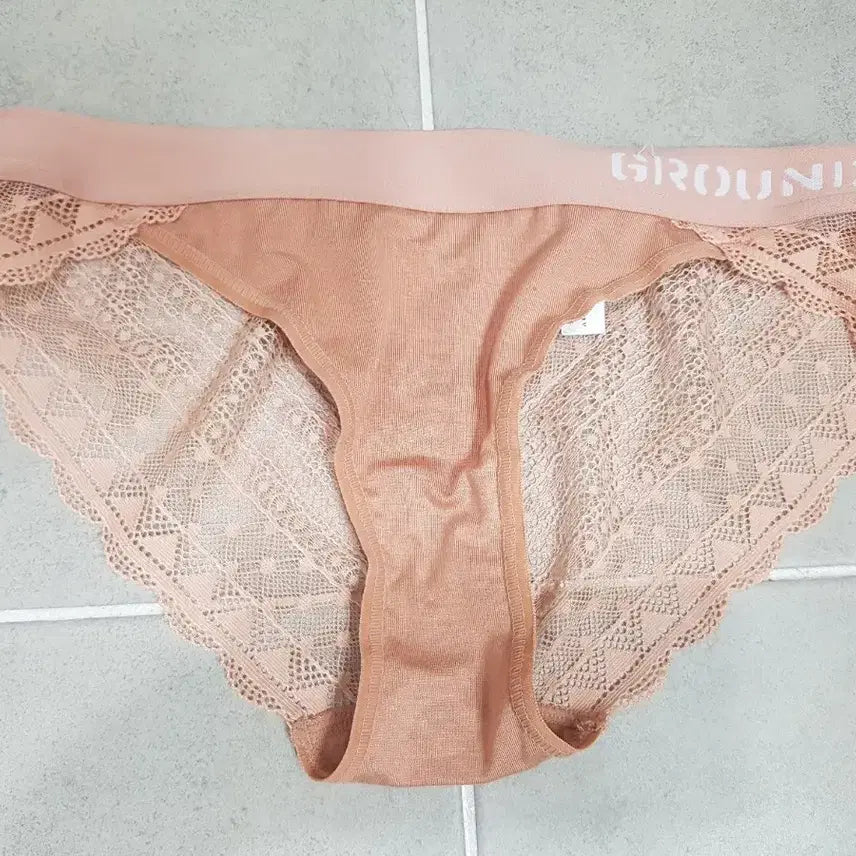 [BUNJANG] Women's Slim Fit Daily Triangle Panties (Size M) / (중고) 데일리 여성 삼각 팬티