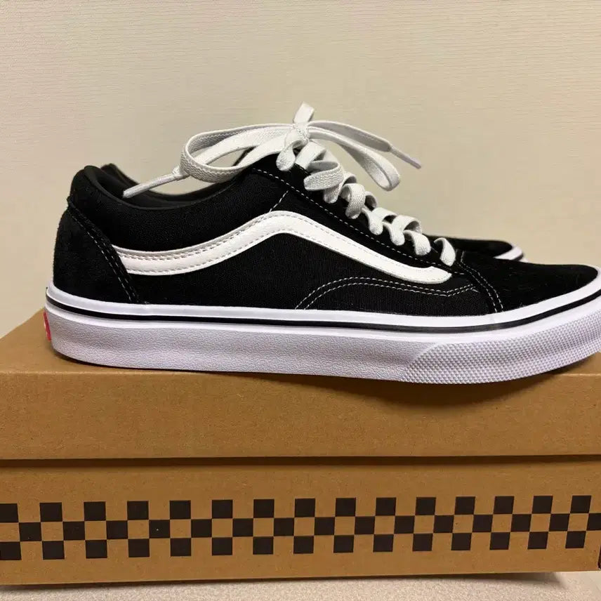 [BUNJANG] Vans Old Skool Lite Sneakers / 반스 올드스쿨 라이트 260