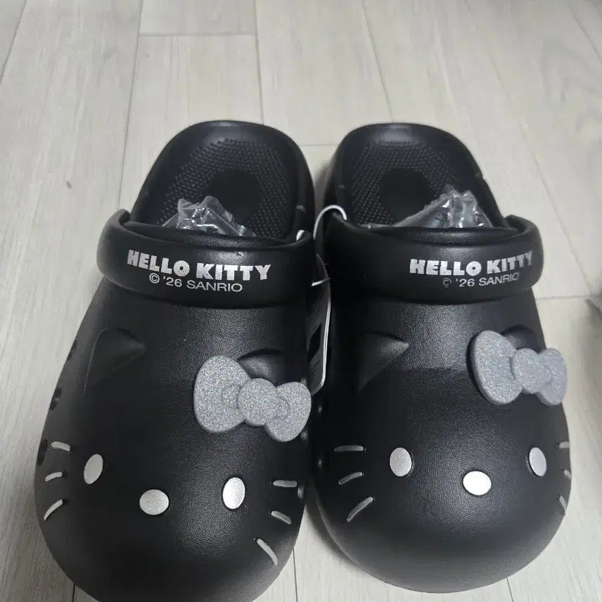 [BUNJANG] Hello Kitty Crocs Sandals (Black, Size 250mm) / 키티크록스