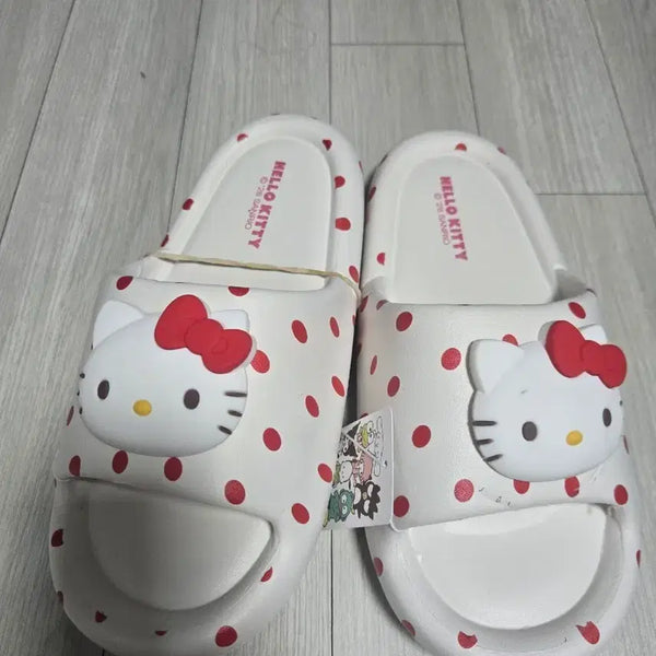 [BUNJANG] Hello Kitty Polka Dot Slippers White / 헬로키티 도트 슬리퍼 화이트