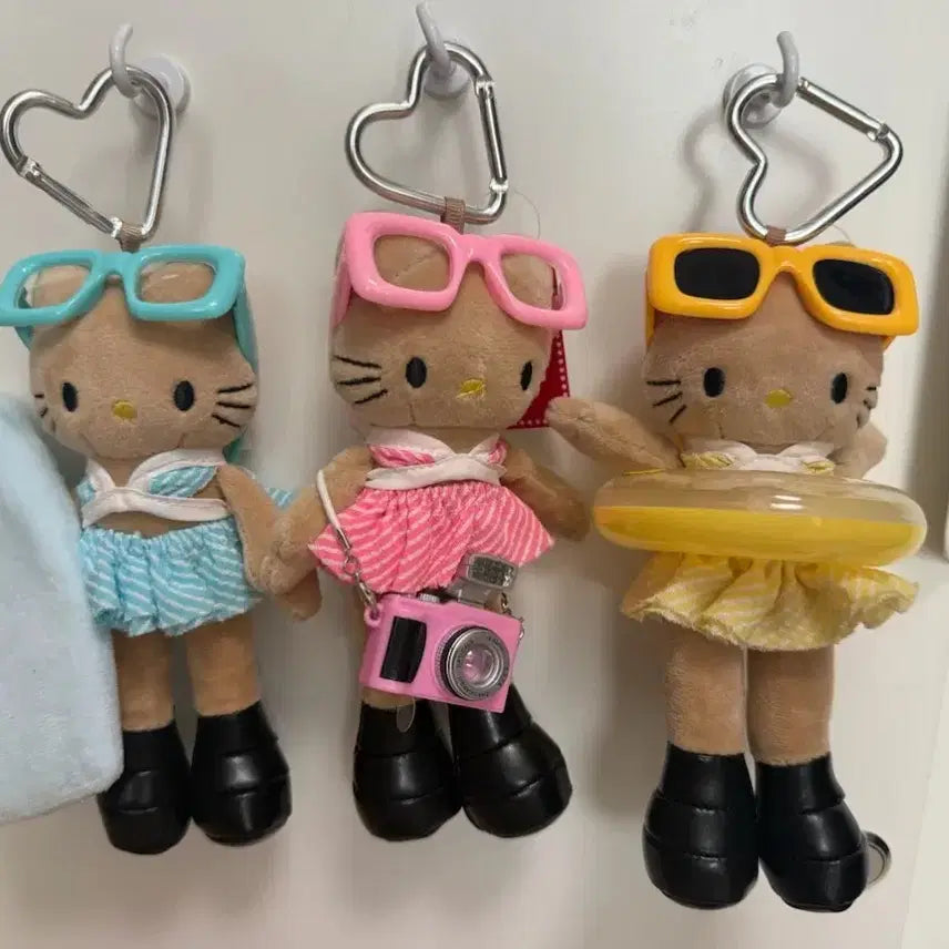 [BUNJANG] Hello Kitty Beach Charm Keychain / 헬로키티 비치 키링