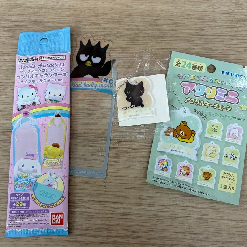 [BUNJANG] Sanrio Badtz-Maru Bookmark & Sock Cat Acrylic Charm Set / 일괄판매! 산리오 바츠마루 북마크 책갈피/산엑스 양말냥코 아크릴 키링
