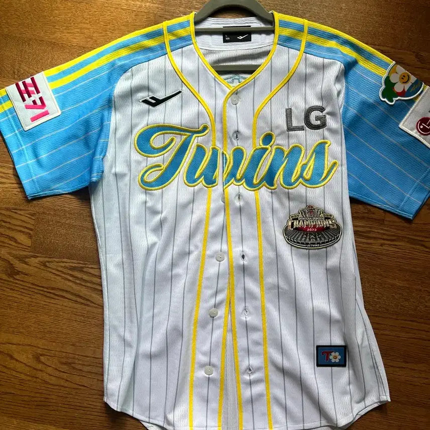 [BUNJANG] LG Twins WiggleWiggle Authentic Baseball Jersey Lee Jong-joon Size L / 엘지트윈스 위글위글 어센틱 유니폼 이종준 유니폼 L