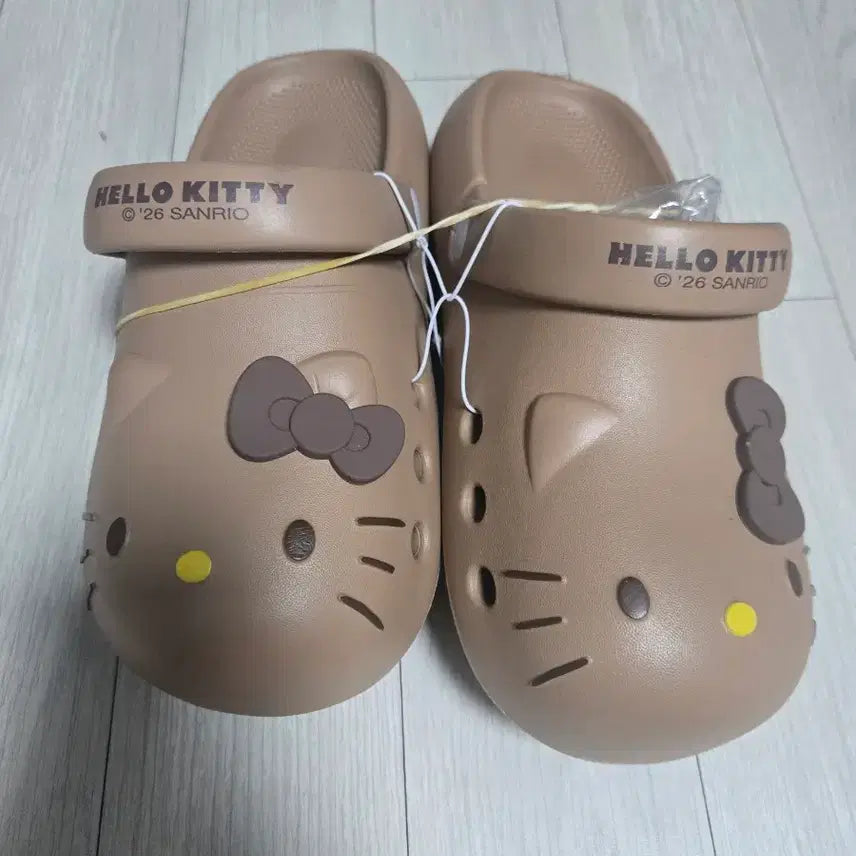 [BUNJANG] Hello Kitty Sandals / 키티 크록스