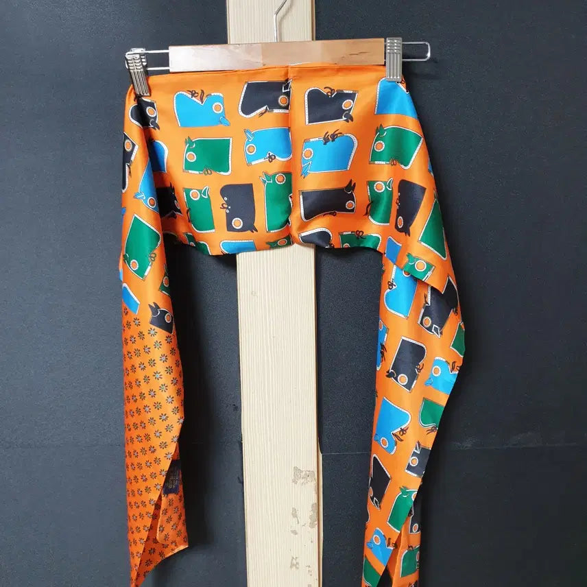[BUNJANG] 100% Silk Horse Head Scarf / 진짜만원 실크100% 말가면 스카프