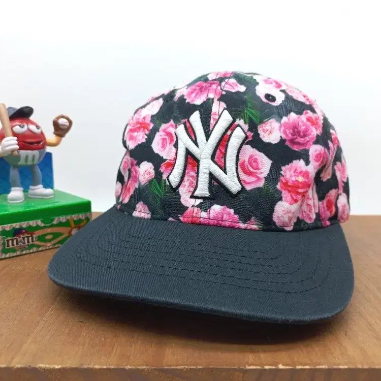 [BUNJANG] MLB New York Yankees Rose Daily Ball Cap Black Pink / 엠엘비 MLB 뉴욕양키스 장미 데일리 볼캡 모자 블랙 핑크
