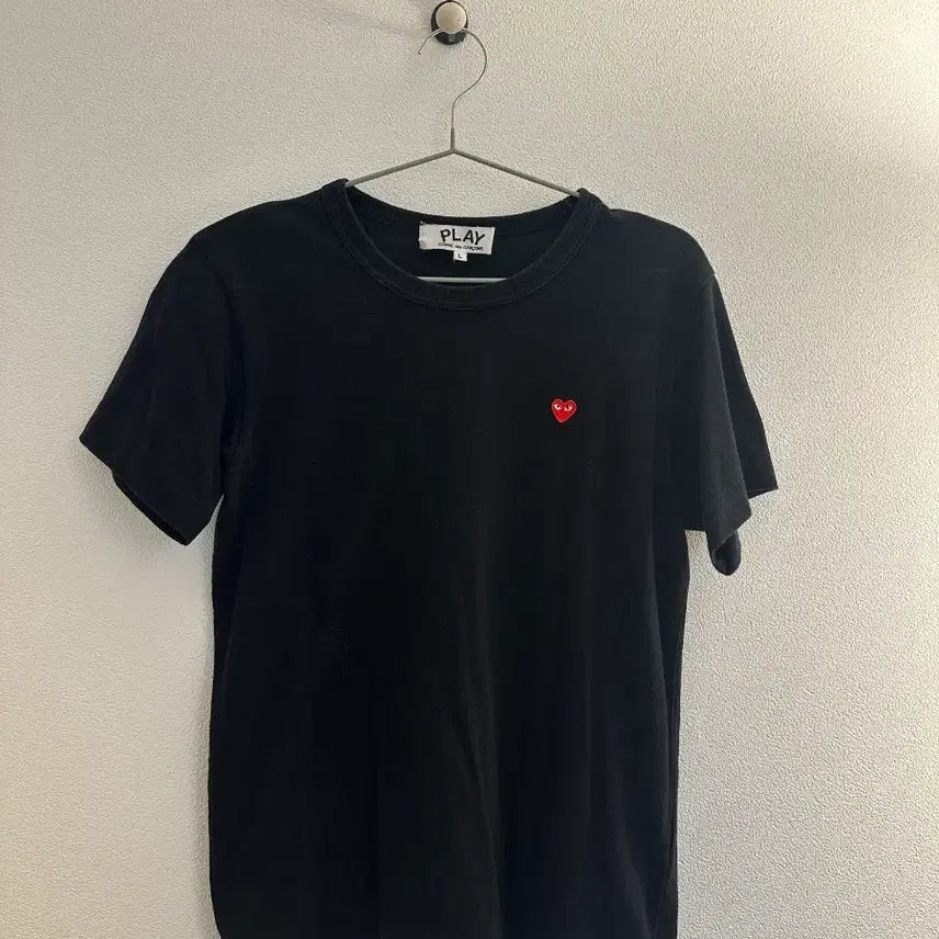 [BUNJANG] Comme des Garçons PLAY Red Heart Logo Black T-Shirt / 꼼데가르송 플레이 레드 하트 와펜 블랙 반팔 티셔츠 L