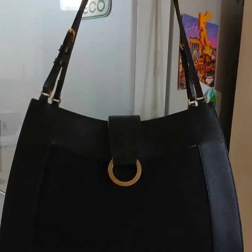 [BUNJANG] Italian Leather Shoulder Bag with Gold Ring Accent / 이태리 숄더백 금장 링 장식