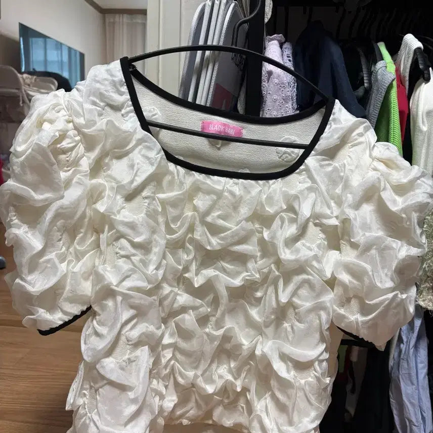 [BUNJANG] Black Barbie Ruffle Blouse / 벨201 러플 블라우스