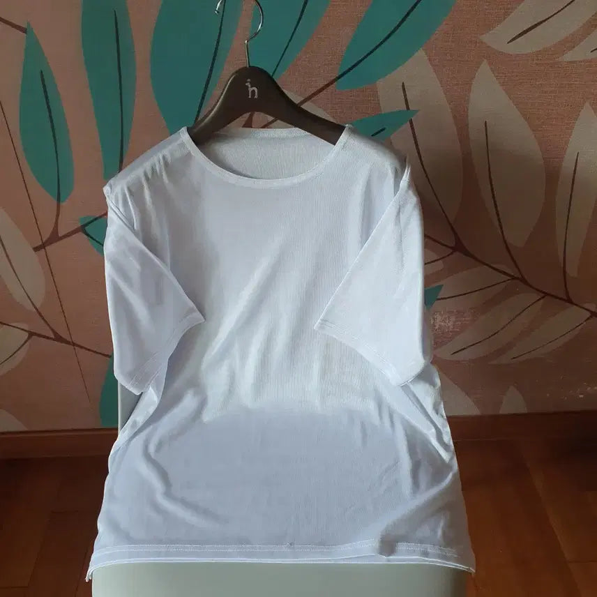 [BUNJANG] White Sports Short-Sleeve T-Shirt / 깔끔한 화이트 스포츠 반팔티