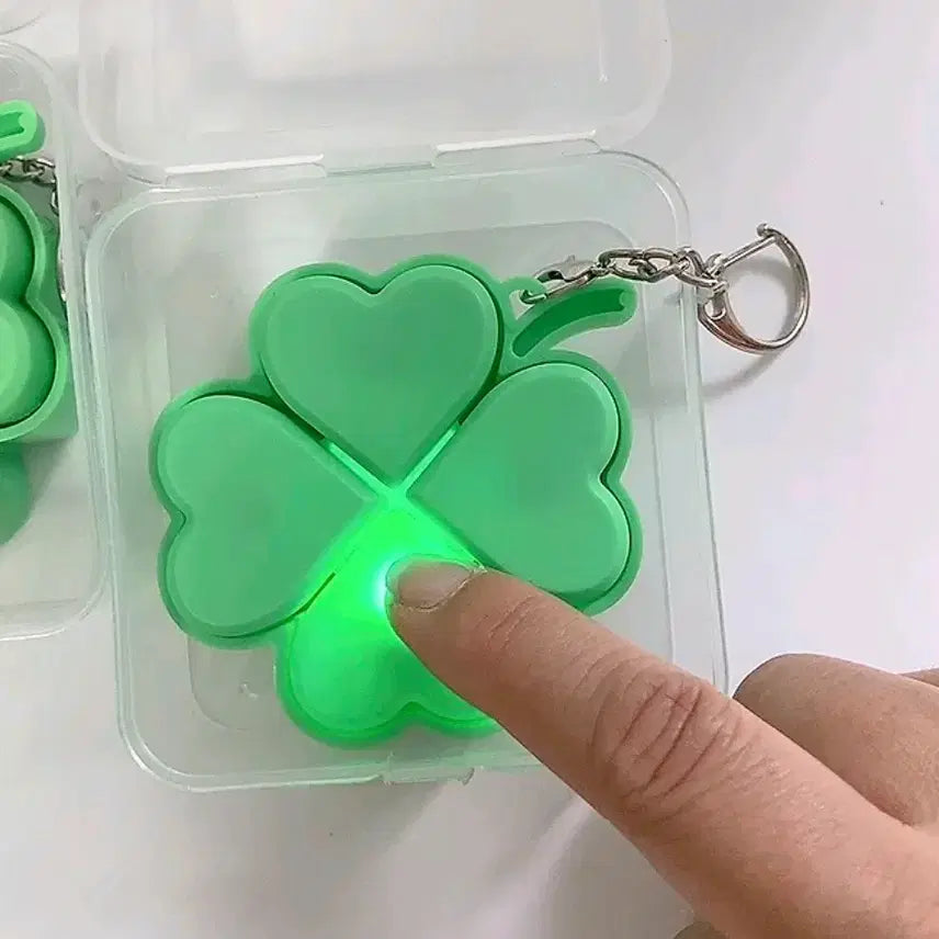 [BUNJANG] Four-Leaf Clover LED Clicker Keychain / 네잎클로버 LED 클리커 키링