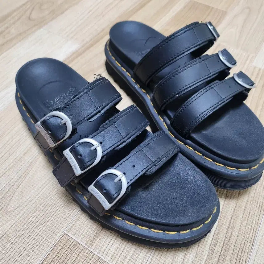 [BUNJANG] Dr. Martens Blair Slide Sandals / 닥터마틴 블레어 슬라이드 245