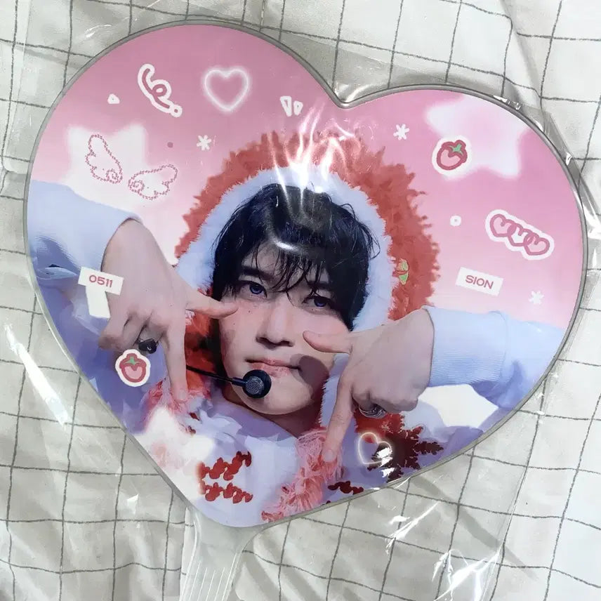 [BUNJANG] NCT WISH Sion Strawberry Uchiwa / 엔시티 위시 시온 딸기 우치와
