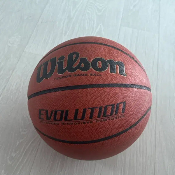 [BUNJANG] Wilson Evolution Basketball (Size 7) with JumpRic 6 Shoes (Size 275) / 윌슨 에볼루션 7호 + 점프릭6 275