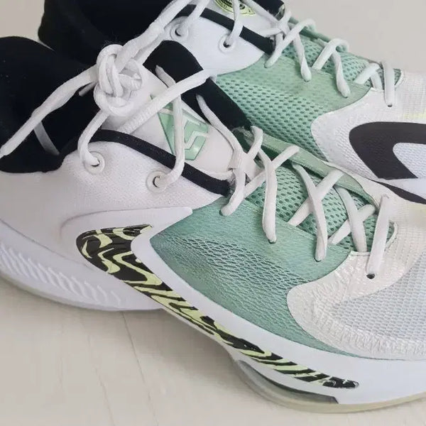 [BUNJANG] Nike Zoom Freak 4 Barely Volt DJ6149 100 Giannis Basketball Shoes / 나이키 줌 프릭 4 베얼리 볼트 DJ6149 100 야니스 농구화//280