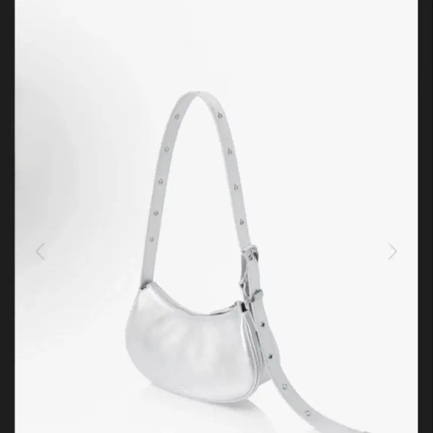 [BUNJANG] Find Kapoor Belt Bag Silver / 파인드카푸어 벨티백 실버