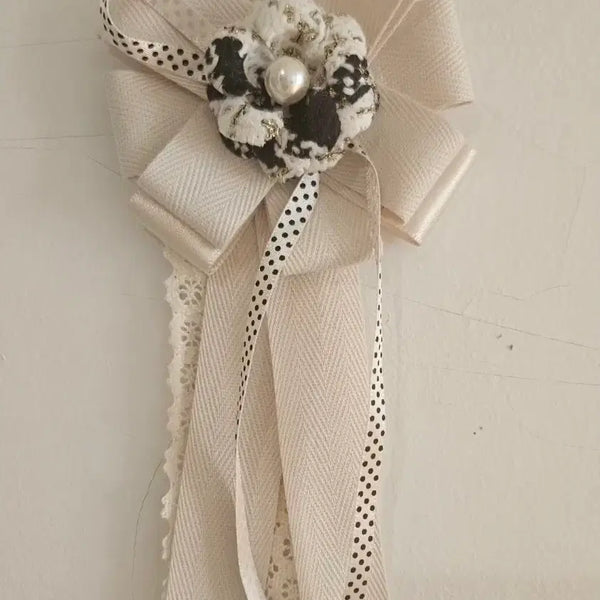 [BUNJANG] Beige Rosette Brooch with Ribbon and Lace Detail / 베이지컬러리본로제트브로치판매  캔뱃지 홀더 핀뱃지로제트