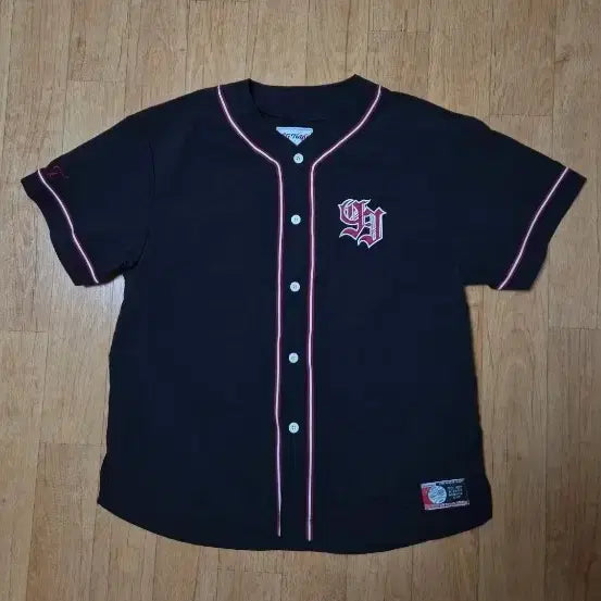 [BUNJANG] LG Twins 2023 Korean Series Champions Black Short-Sleeve Baseball Jersey Uniform (Size 105) / (매장판/1회착용) LG 트윈스 2023 한국시리즈 우승 기념 야구 블랙 반팔티 유니폼, 105