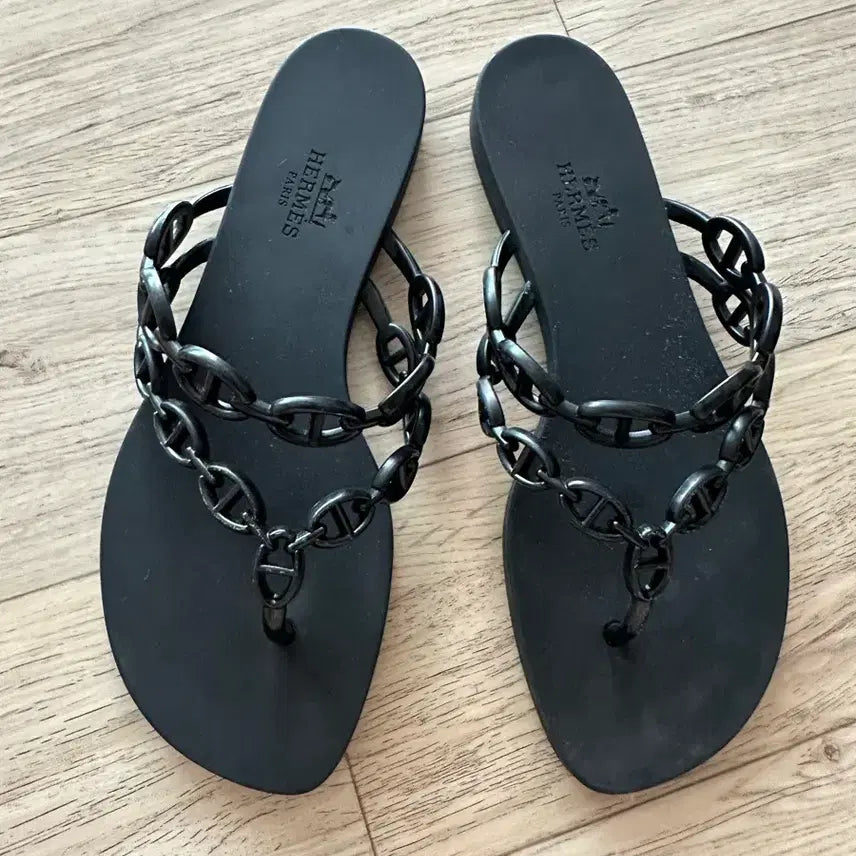 [BUNJANG] Women's Chain Detail Flat Flip-Flop Sandals / 여성 쪼리샌들 플랫슬리퍼
