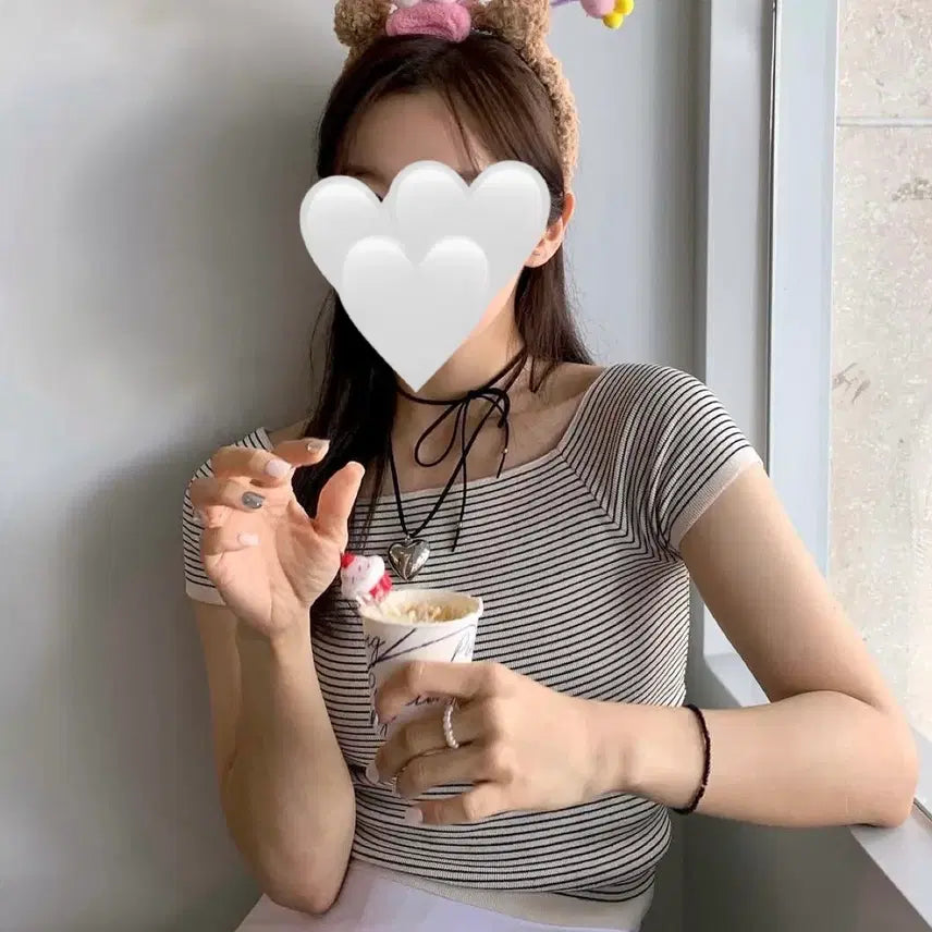 [BUNJANG] Stripe Off-Shoulder T-Shirt / 스트라이프 오프숄더 핏 예쁜 티셔츠