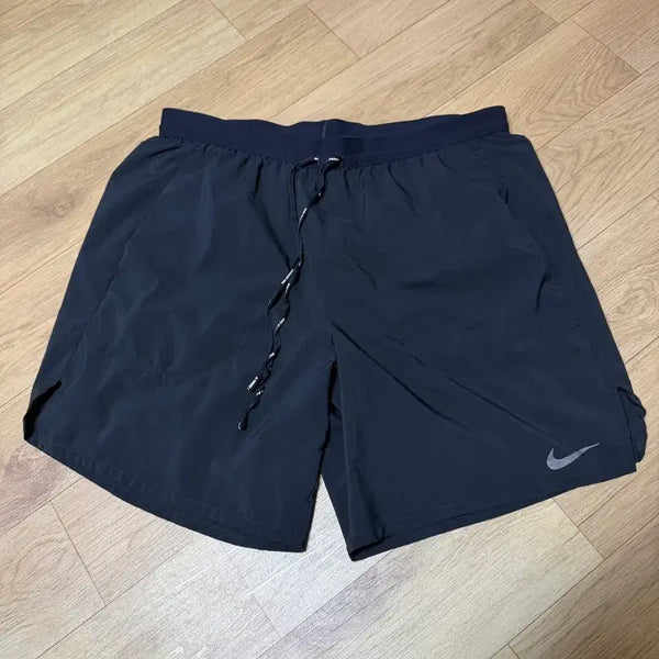 [BUNJANG] Nike Stride 7-inch 2-in-1 Shorts XL / 나이키 반바지 스트라이드 7인치 투인원 xl