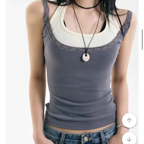 [BUNJANG] Er Lace Sleeveless Top / 에르 레이스 슬리브리스 새상품