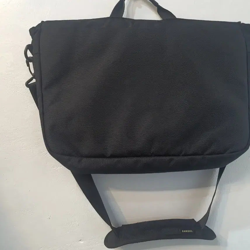 [BUNJANG] Kangol Black Messenger Bag / 캉골 블랙 메신저백